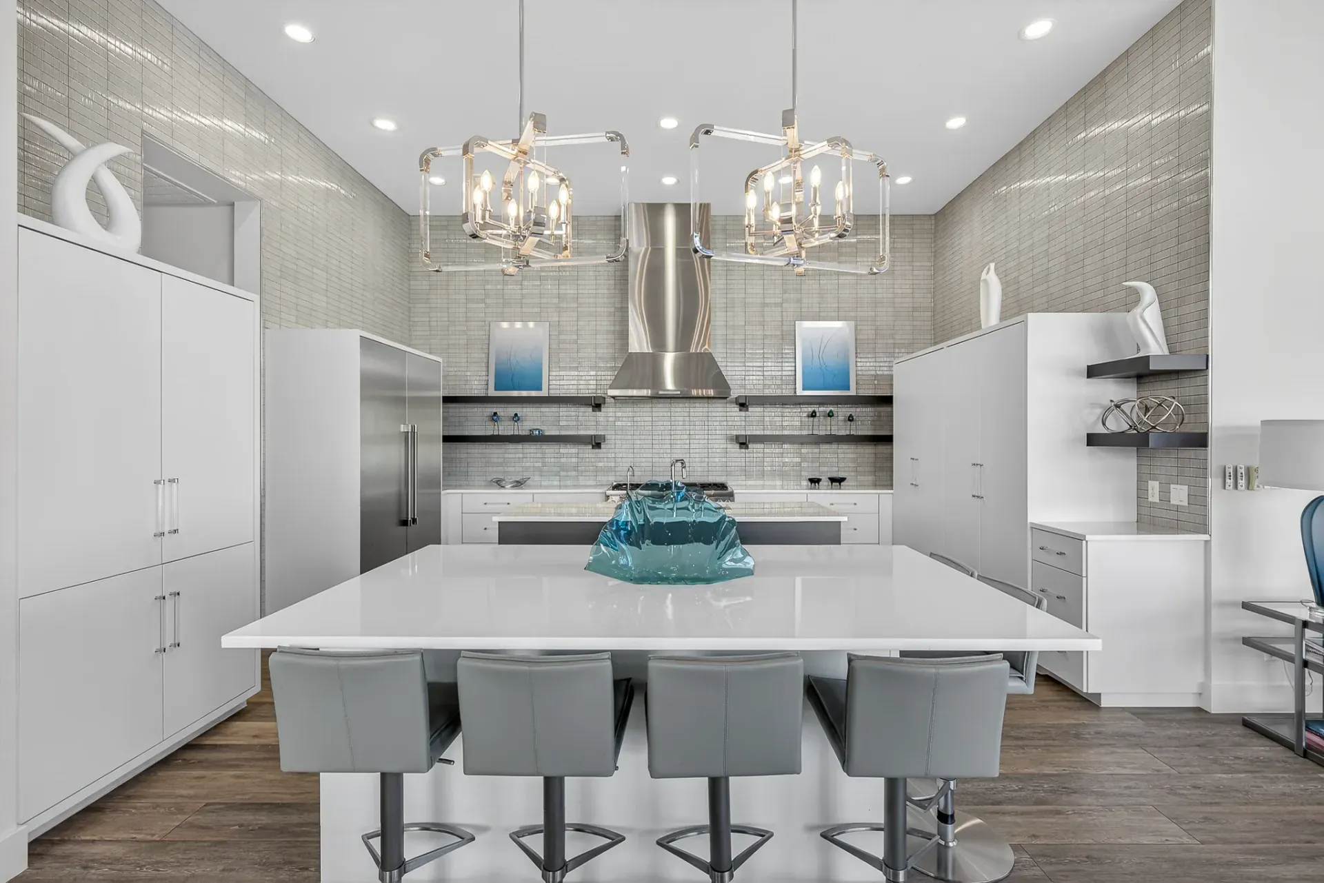 Kitchen and family room connection